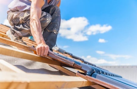 Rénovation de toiture, les étapes essentielles pour un projet réussi