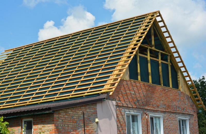 Comment l'isolation sarking prot&egrave;ge efficacement votre toiture ?